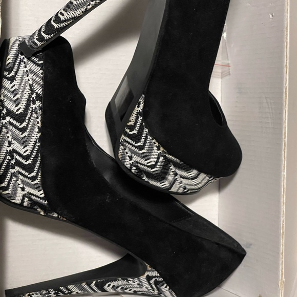 BLACK AND WHITE DB DK Fashion - Picture 2 of 2